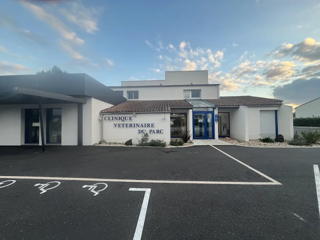 Clinique Vétérinaire du Parc Drs Bétizeau Blanchard Bobet Duperron Le Duy - photo 1